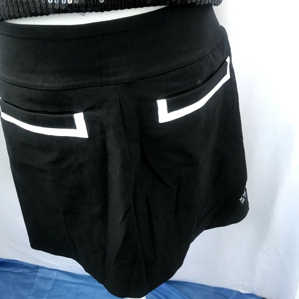 Black Skort